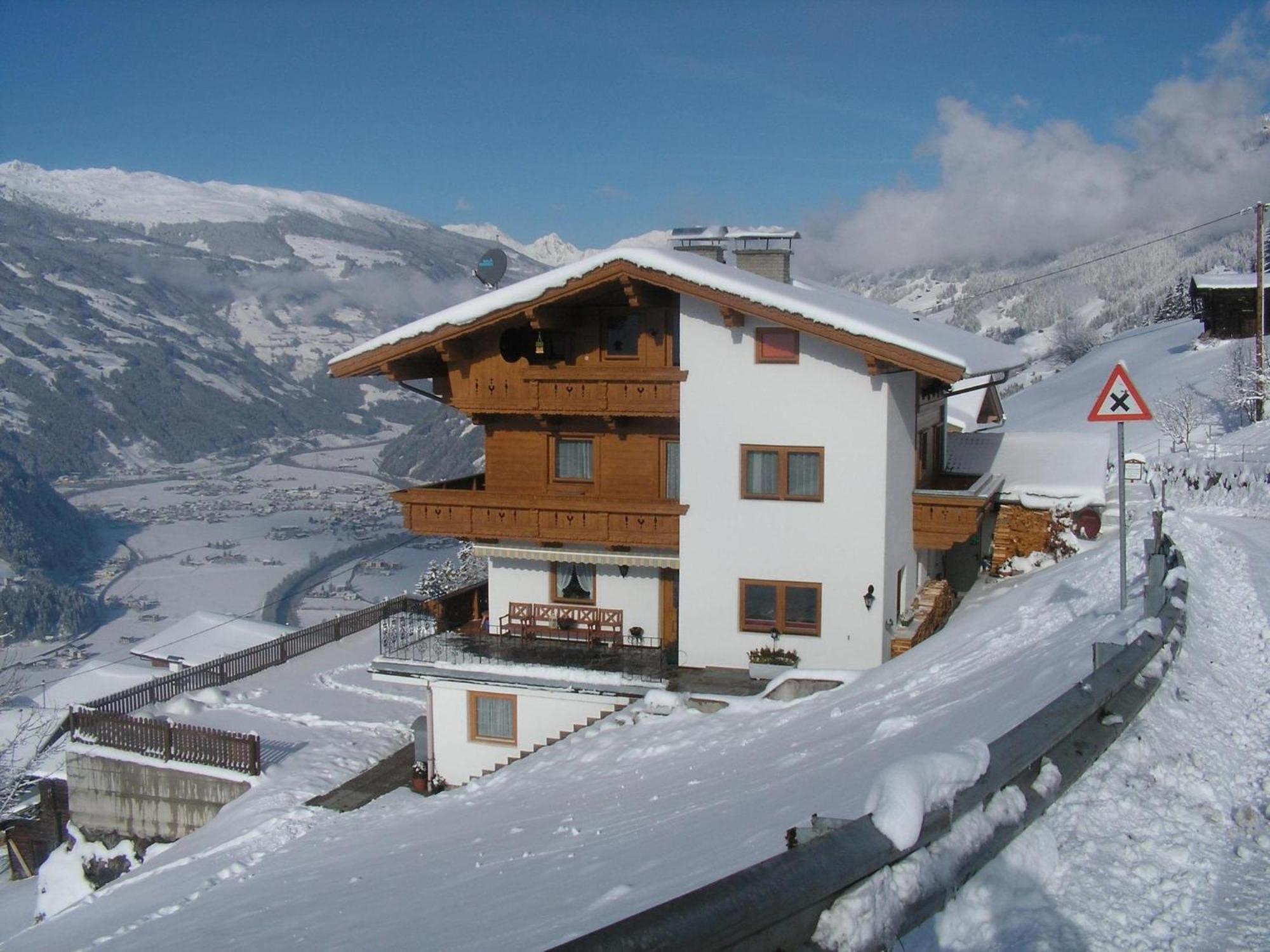 Apartment In Hippach Im Zillertal In The Mountains Muhlen  Dış mekan fotoğraf